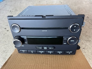 フォード　Ford　純正　BC2T-18C869-CB　ラジオ　CD　MP3　カーオーディオ