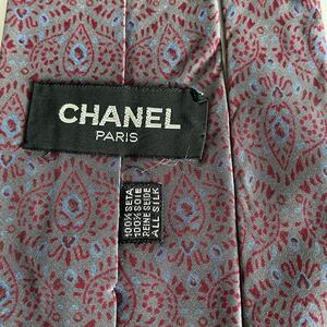 CHANEL(シャネル)グレーボルドー水色丸模様ネクタイ