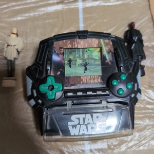 希少！レア！STARWARS ダースモール　クワイガンジン　フィギュア付き スターウォーズ ポケットゲーム機