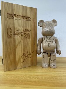 BE@RBRICK x カリモクx 400% by MEDICOM TOY ベアブリック Lakers carved wooden メッシ kobe bryant 置物 ■ 中古 ■ 美品 ■ 箱なし