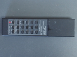 中古 DX ANTENNA TV VHS BS チューナー テレビ リモコン 型番: DSA-8720R 管理No.10663