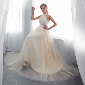 ウェディングドレス ビーズ刺繍 ホワイトストラップレス フリル 花嫁ドレスショートトレイン 衣装