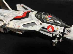 塗装済完成品 1/72 VF-1S ファイターバルキリー　一条輝機　マックファクトリー　プラマックス