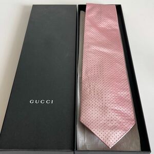 グッチ（GUCCI）点々ピンクネクタイ