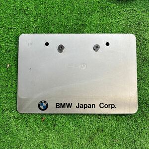 へ　BMW ナンバープレートホルダー