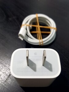 【Apple純正】(中古)20W ACアダプタ+(中古)ケーブル(Type-C⇔Lightningケーブル)