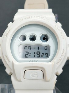 美品 CASIO カシオ G-SHOCK ジーショック DW-6900WW-7 デジタル クォーツ 腕時計 ホワイト ラバーベルト ステンレス 新品電池交換済み