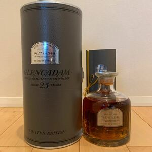 グレンカダム 25年 デキャンタボトル リミテッド エディション 750ml 43% 容量未表記 GLEN CADAM ハイランド モルト 箱付き 替栓付き 古酒