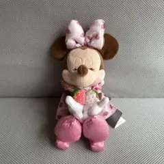 ディズニーストア　ミニーマウス  ストロベリー　ぬいぐるみ