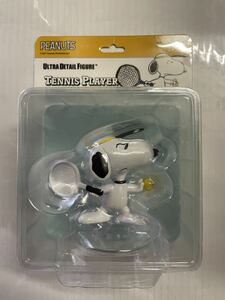 UDF PEANUTS SERIES5 ウルトラディテールフィギュア　メディコムトイ　ピーナッツ　No.323　テニスプレーヤースヌーピー 新品