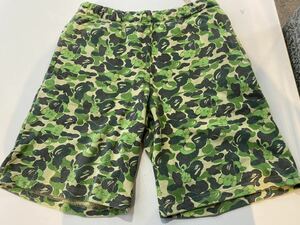 APE KAWS ABC CAMO GREEN SWEAT SHORTS L