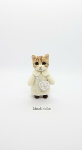 猫 ビーズのポーチ猫　羊毛フェルト ハンドメイド ミニチュア インテリア雑貨 kinako