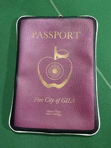 □UNDERCOVER フェイクレザー素材 バッグ ポーチ 転写プリント PASSPORT Free City of GILA 美品!!!□