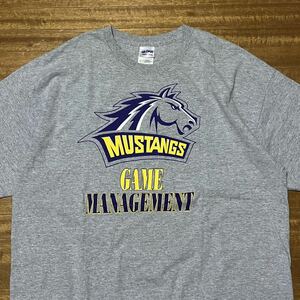 MUSTANGS 馬 スポーツ系 Tシャツ GILDAN 2枚タグ XLサイズ カレッジ オーバーサイズ USA古着