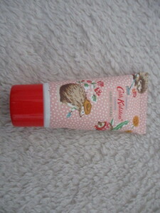 ＊新品イギリスキャスキッドソンCath Kidstonクリスマス化粧品ハンドクリームオレンジフラワー＆ザクロの香り30ml