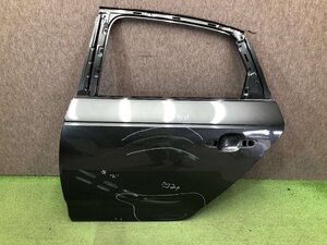 アウディ A4 8W リアドア 左