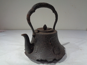 □　南部鉄瓶　釜師　仁左エ門釜　江戸後期頃　状態良し　朝顔の形　煎茶道具　(468)