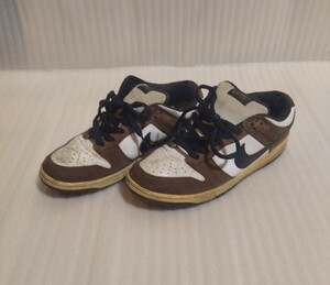 ナイキ SB Dunk Low ホワイト/ブラック　トレイルエンドブラウン　品番304292 102