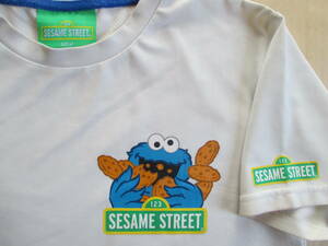 送料320円 SESAME STREET 半袖 クッキーモンスター ロゴ プリント Tシャツ 白 M 身幅52cm セサミストリート