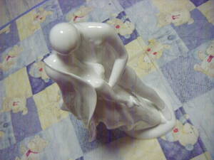 極美品。ROYAL DOULTON 『Images WEDDINGDAY Figurine』。HN2748。フィギュア。ロイヤルドルトン・結婚式の日