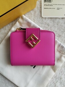 新品 FENDI フェンディ FFダイヤモンド ツートンレザー 2つ折り財布 ピンク 8M0490ALWAF1N1E