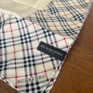 BURBERRY 大判ハンカチチェック柄■新品保管品♪