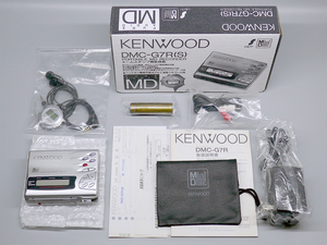 ☆極美品☆KENWOOD DMC-G7R(S) シルバー ポータブルMDプレーヤー 録再機 ケンウッド ACアダプター有 付属品付き 箱付き 通電確認済み