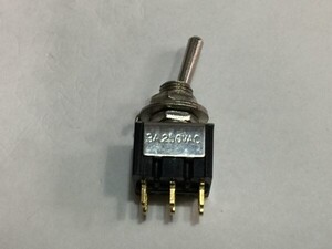 K.電子部品　トグルスイッチ 6A 125VAC 未使用 　2F09AA 9901 　