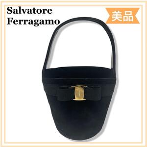 正規品　Salvatore Ferragamo 　サルヴァトーレフェラガモ ヴァラ リボン バケット バック　黒　送料無料