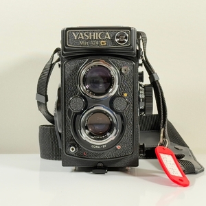 美品　ヤシカ　YASHICA　Mat-124 G　二眼レフ　Yashinon 1:2.8 f=80mm 1:3.5 f=80mm