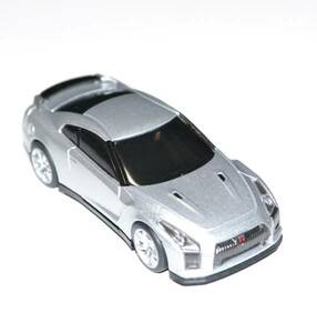 UCC GT-R R35 PROTO　スカイライン　1/64　プロト