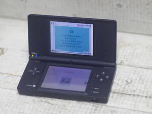 M11309 ゲームプレイOK!! NINTENDO DSi 上画面右に2mm白飛びあり 本体は全体的にきれい ブラック.60サイズ0609 