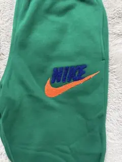 NIKE グリーン ジョガーパンツ