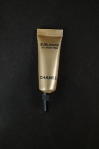 未使用　シャネル サブリマージュ ラ　クレーム　ユー　目もと用クリーム　3ml サンプル　ミニ　試供品 ブランド　CHANEL スキンケア