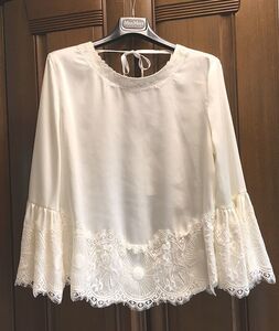 値下★blugirl Blumarine ブルーガール・ブルマリン★レース・ブラウス・アイボリーホワイト・サイズ42・M～L・￥55,000★未使用