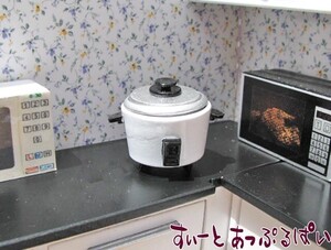 ミニチュア　昭和の炊飯器　MWD63　ドールハウス用