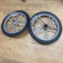 超お宝ヴィンテージオールドスクールＢＭＸモトマグ　マングース　タイア　ホイール