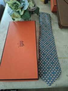 美品☆HERMES アヒル柄 ネクタイダチョウ　鳥