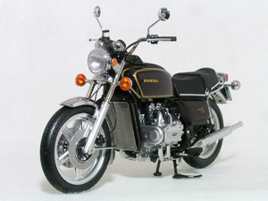 ● 1/12 ホンダ 〓 ゴールド ウイング GL1000 ( K3 ) / ブラウン メタリック 〓 HONDA