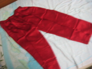 男女兼用サテンシルク１００％パジャマのパンツのみ　赤　ＸＬ－ＸＸＬ兼用 丈80cm、ウェスト60-90cm、股下50cm。