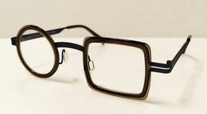 ○□メガネ　丸四角メガネ　XIT EYEWEAR　C006/010　Matt Deep Blue & Smoked Brown