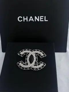 CHANELシャネル ブローチ CC ゴールド&ブラックレザー