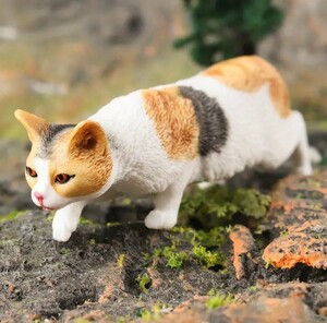 猫のフィギュア　大きめの三毛猫　14cm　猫の雑貨　HANAKO