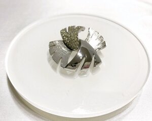 ■【YS-1】 ジバンシイ GIVENCHY アクセサリー ■ ラインストーン ブローチ ■ 銀色系 × クリア系 4cm×4cm 【同梱可能商品】■D