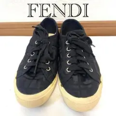 FENDIスニーカー