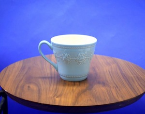 WEDGWOOD（ウェッジウッド）FESTIVITY フェスティビティ マグカップ CUP コーヒー 紅茶ティー 陶器 食器おしゃれQueen