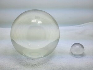 クリスタルボール 大小2個セット 水晶玉 風水グッズ 占い ガラス玉 本水晶 丸玉 置物 恋愛成就 縁起物