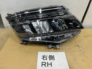 トヨタ VOXY ヴォクシー ZRR80 右ヘッドライト ヘッドランプ LED 81110-28D21 81130-28D21 28-229