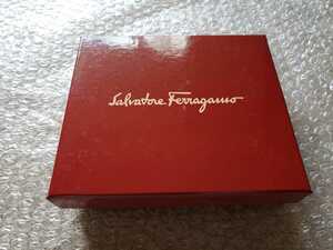 【新品・未使用】ブランド　Salvatore Ferragamo フェラガモ レザー ブラック　二つ折り 男性用　財布　サイフ　メンズ