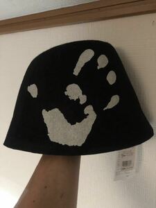 半額★定価19800円★新品タグ付き★フランス製★正規品★agnes b.★ハット キャップ アニエスベー cap ハンド　手形アートプリント 帽子 黒